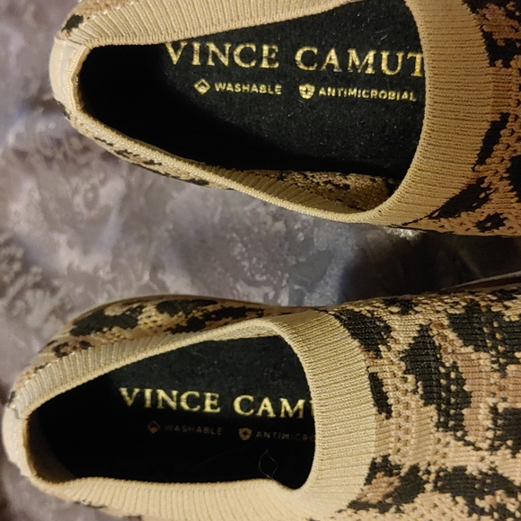 Vince Camuto Keamalla Leopard-Print Knit Slip-On Sneakers - Picture 6 of 8